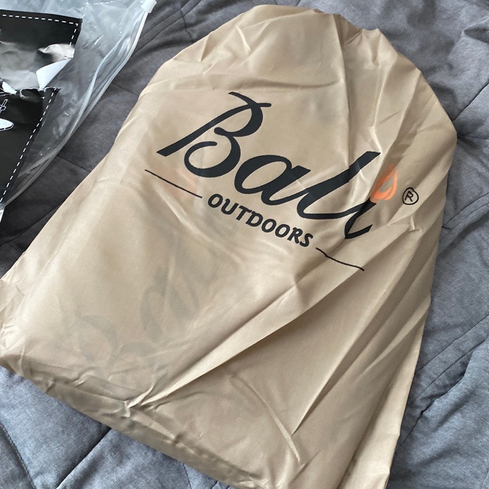 NWT. OUTDOORS
Rain cover for 24" fire pit
Product size: 33.07"X21.26"